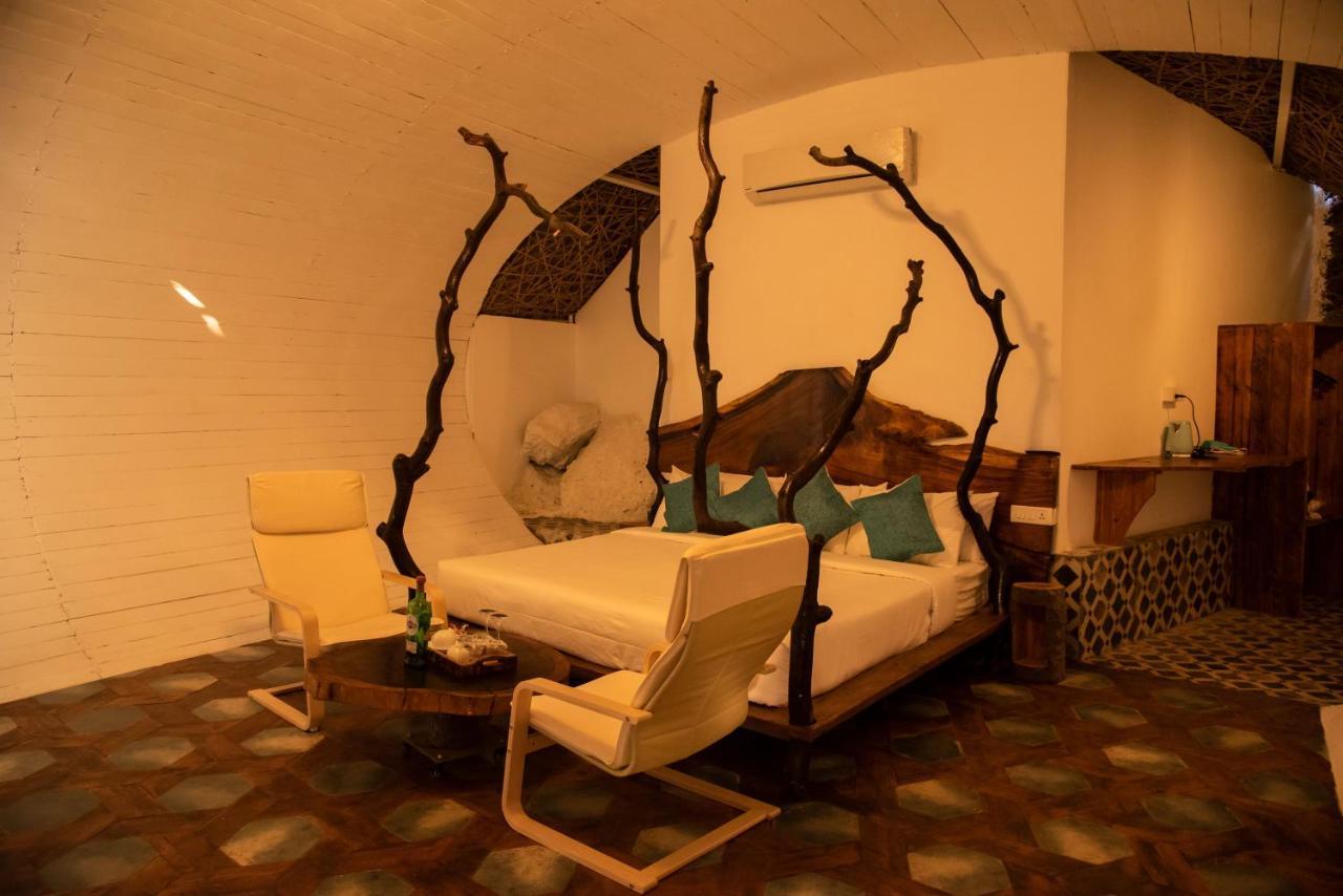 Obrigado By Craftels Hotel Canaguinim Bagian luar foto