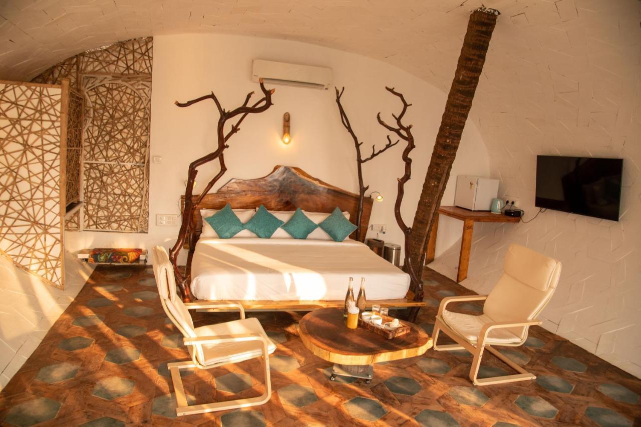 Obrigado By Craftels Hotel Canaguinim Bagian luar foto
