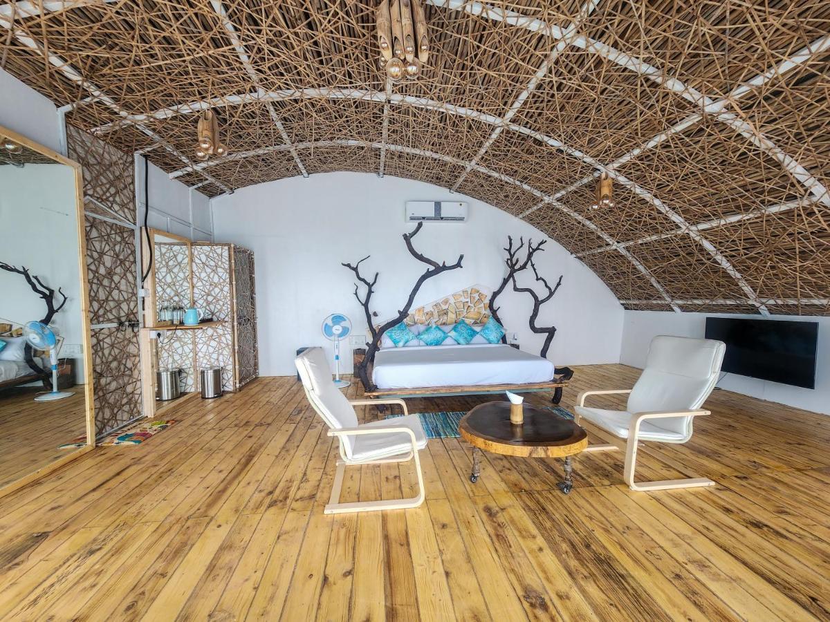 Obrigado By Craftels Hotel Canaguinim Bagian luar foto