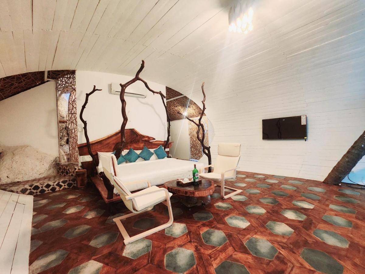 Obrigado By Craftels Hotel Canaguinim Bagian luar foto