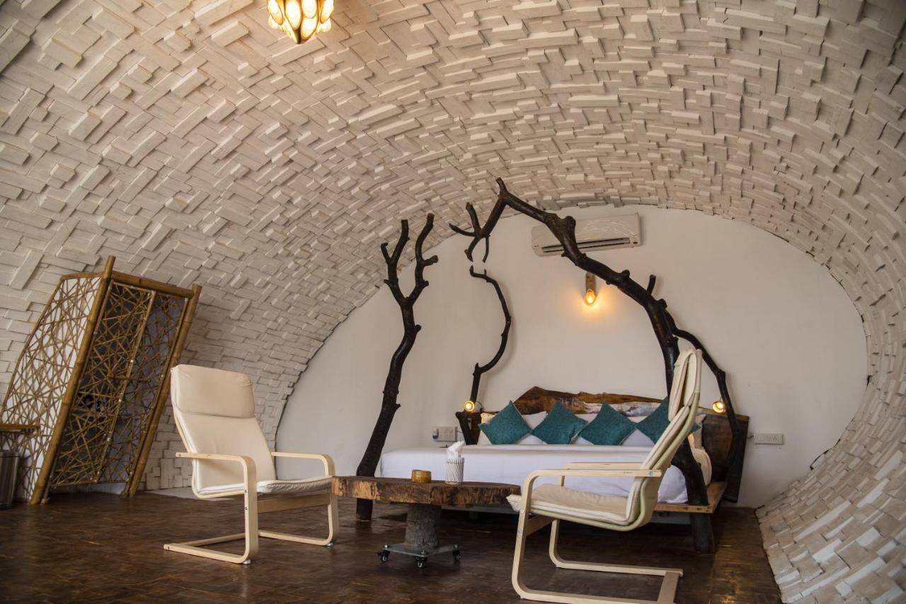 Obrigado By Craftels Hotel Canaguinim Bagian luar foto