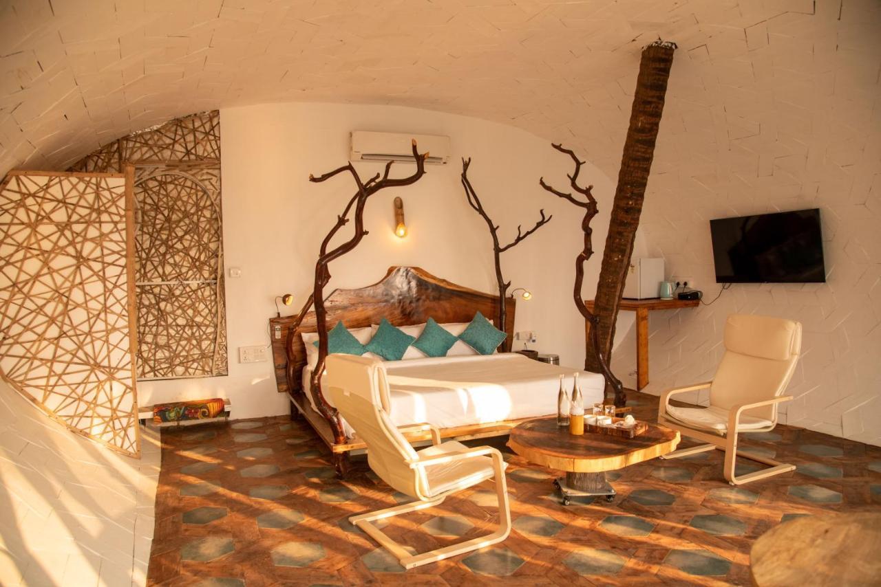 Obrigado By Craftels Hotel Canaguinim Bagian luar foto